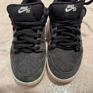 Nike SB Men's Black Skate Shoes